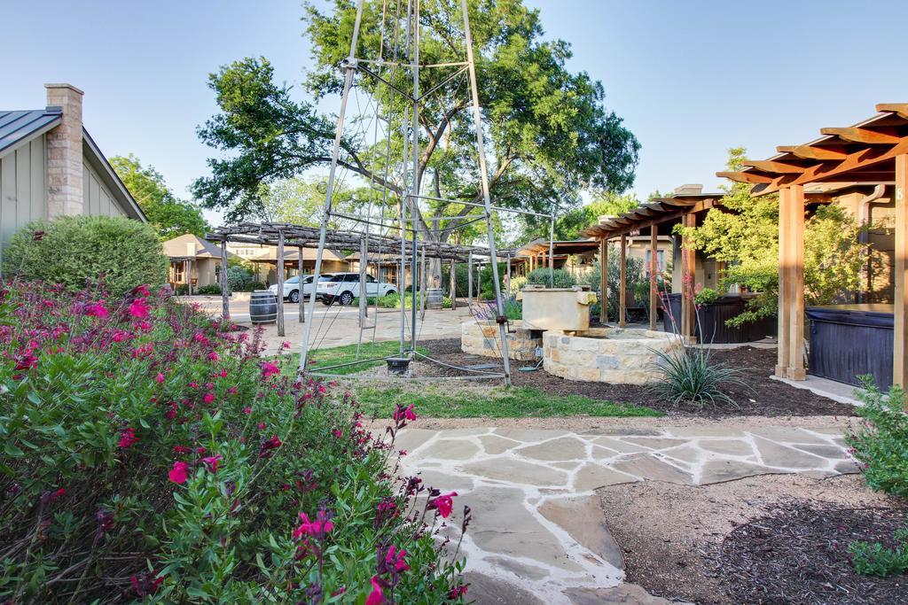 Wine Country Cottages On Main เฟรเดอริกส์เบิร์ก ภายนอก รูปภาพ
