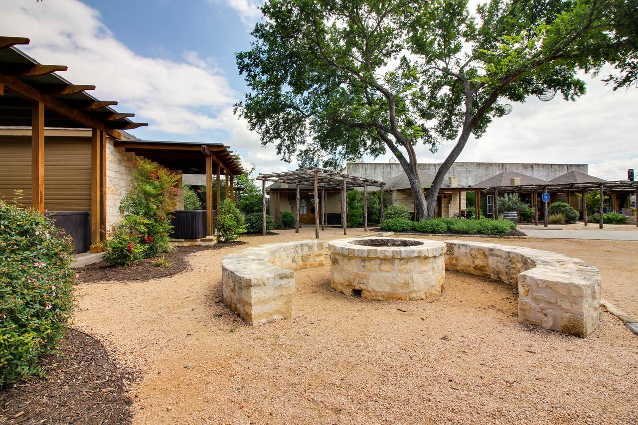 Wine Country Cottages On Main เฟรเดอริกส์เบิร์ก ห้อง รูปภาพ