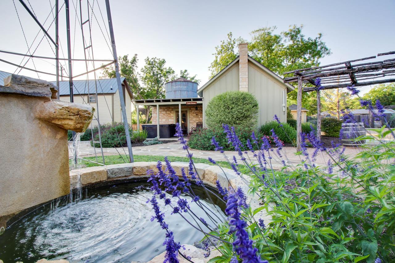 Wine Country Cottages On Main เฟรเดอริกส์เบิร์ก ห้อง รูปภาพ