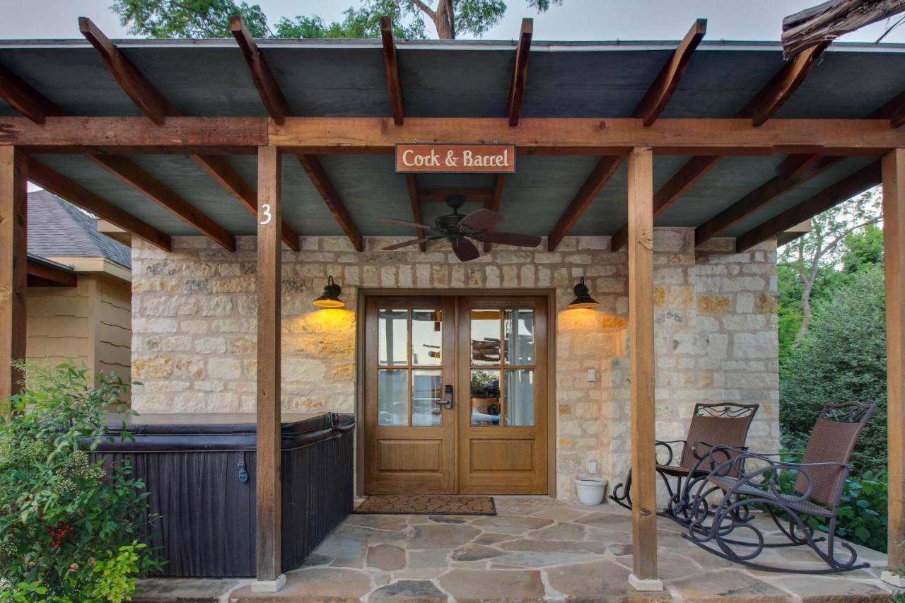 Wine Country Cottages On Main เฟรเดอริกส์เบิร์ก ห้อง รูปภาพ