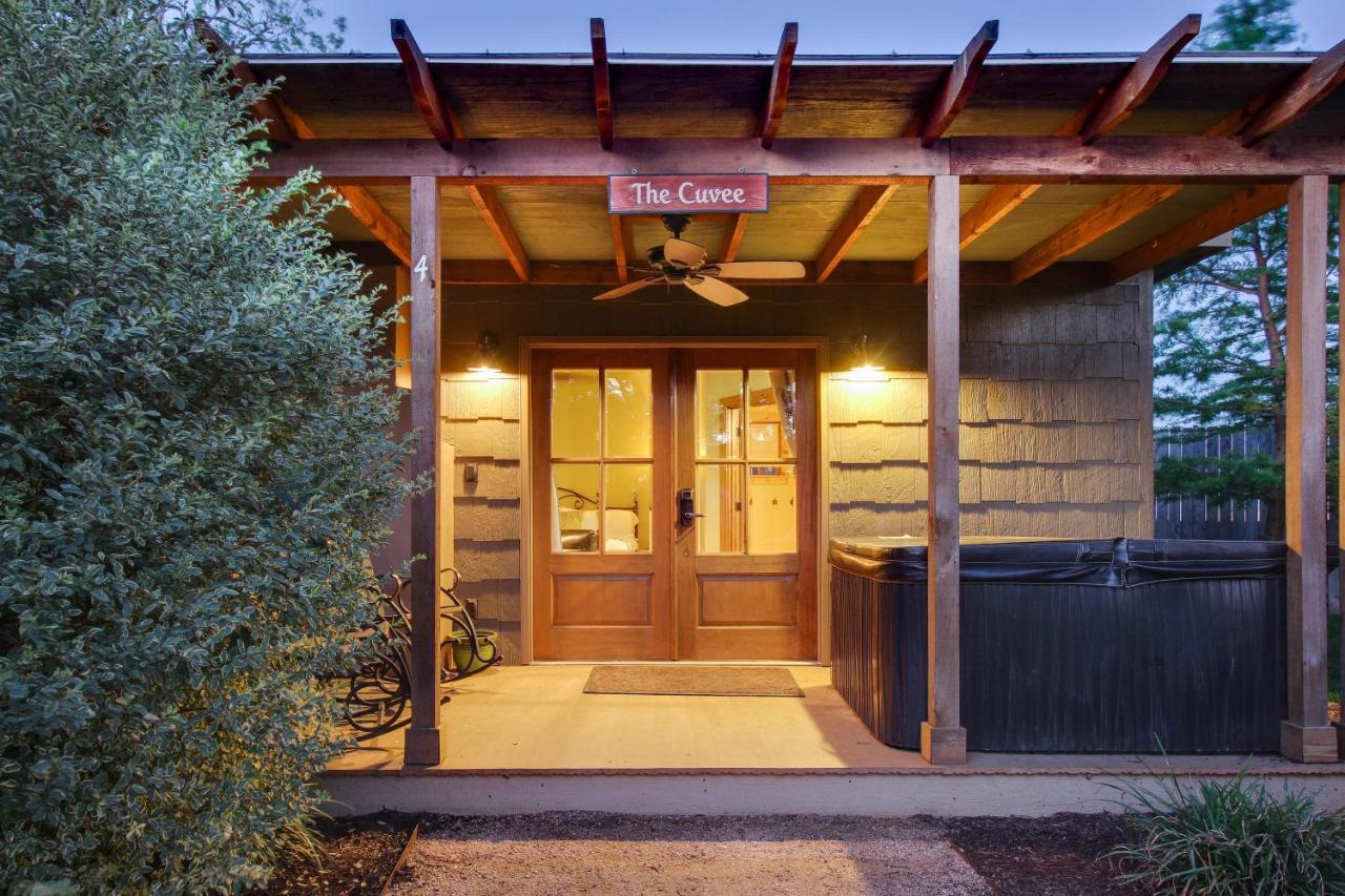 Wine Country Cottages On Main เฟรเดอริกส์เบิร์ก ห้อง รูปภาพ