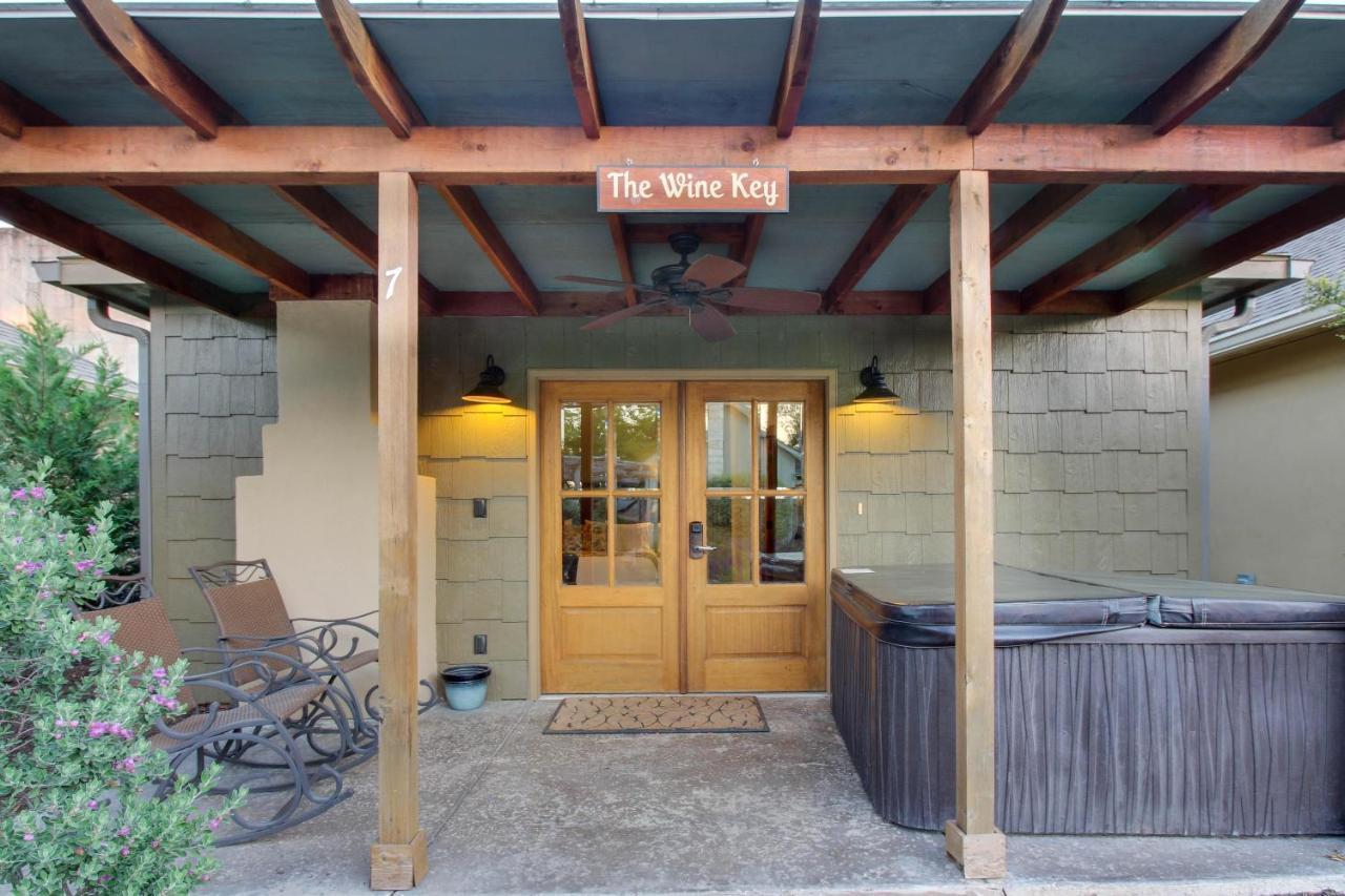 Wine Country Cottages On Main เฟรเดอริกส์เบิร์ก ห้อง รูปภาพ
